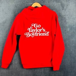 EUC Taylor Swift/Travis Kelce Chiefs Gildan Red Hoodie Women’s sz Small